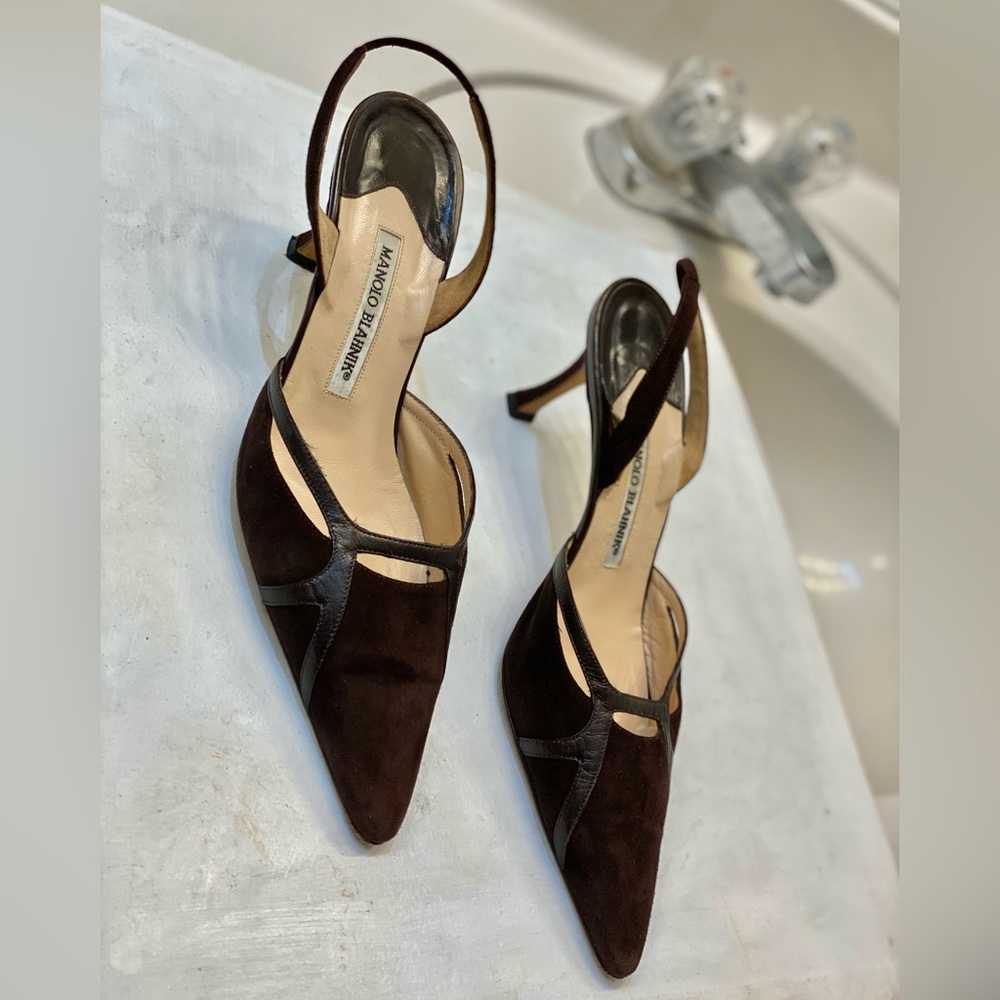 Manolo Blahnik Brown Suede Slingback Pointed Toe Heels